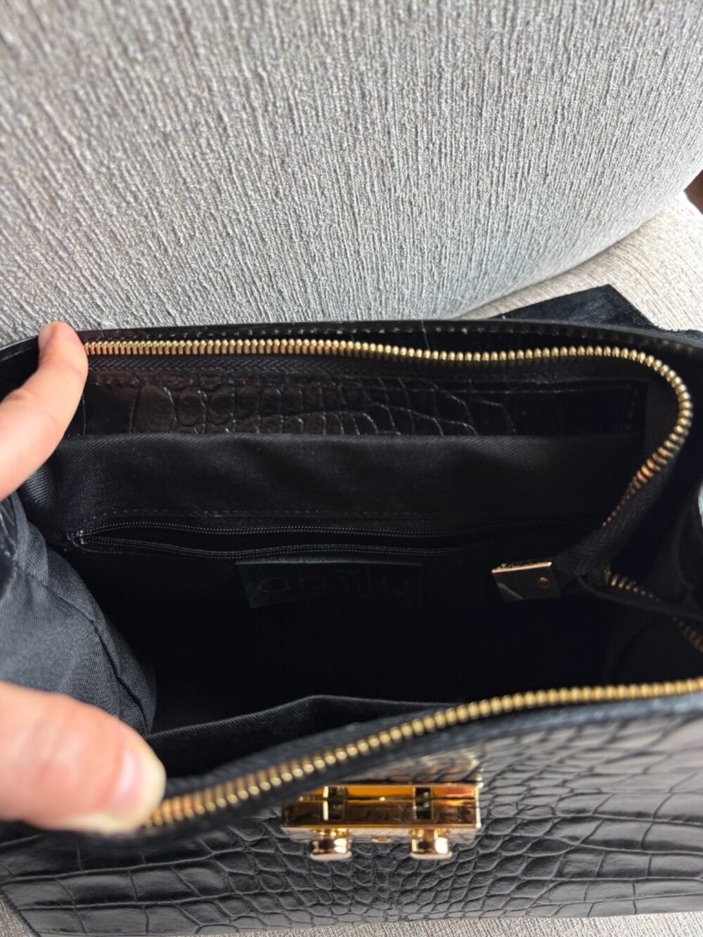 Classic Black Genuine Italian Leather Croc Top Handle Bag - Picture 8 of 11